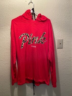 3/15 PINK Victoria's Secret Hot Pink Leopard Script Hoodie. Super cute!